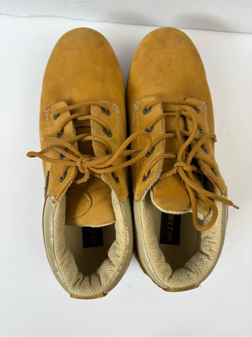 Lugz lining office modern